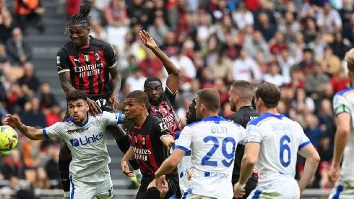 Soi kèo góc AC Milan vs Lecce, 02h00 ngày 24/9
