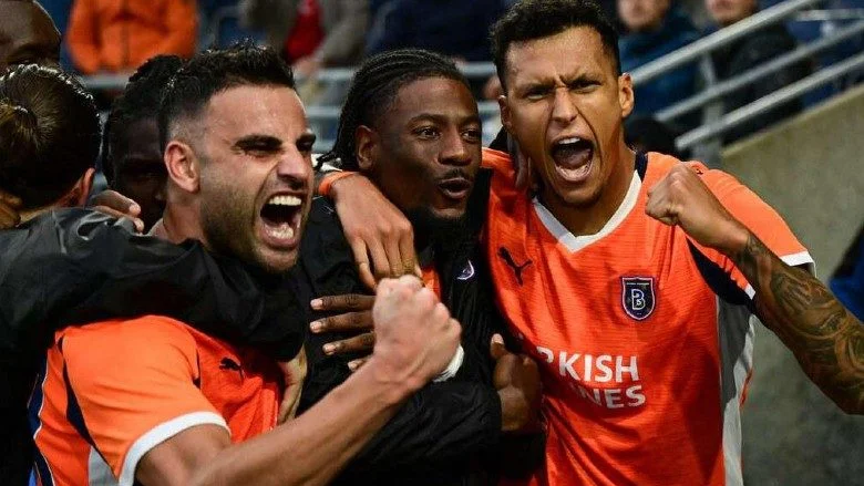 Nhận định, Soi kèo Istanbul Basaksehir vs Universitatea Craiova, 0h45 ngày 22/8: Niềm tin vào cửa trên
