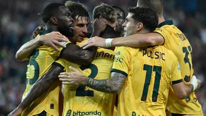 Soi kèo góc AC Milan vs Napoli, 01h45 ngày 29/9