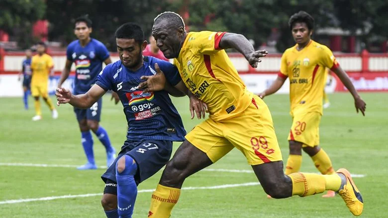 Nhận định, Soi tỷ lệ kèo Arema vs Bhayangkara, 15h30 ngày 22/8: Trở lại mạch thắng