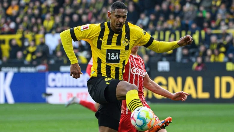 Nhận định, Soi tỷ lệ kèo Rot-Weiss Essen vs Borussia Dortmund 01h45 ngày 19/8: Khách áp đảo