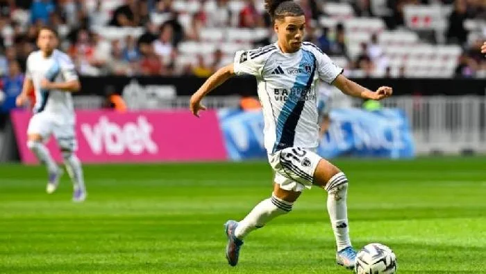 Soi kèo góc Paris vs Lorient, 01h45 ngày 4/10