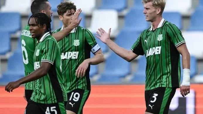 Soi kèo góc Hellas Verona vs Sassuolo, 01h45 ngày 4/10