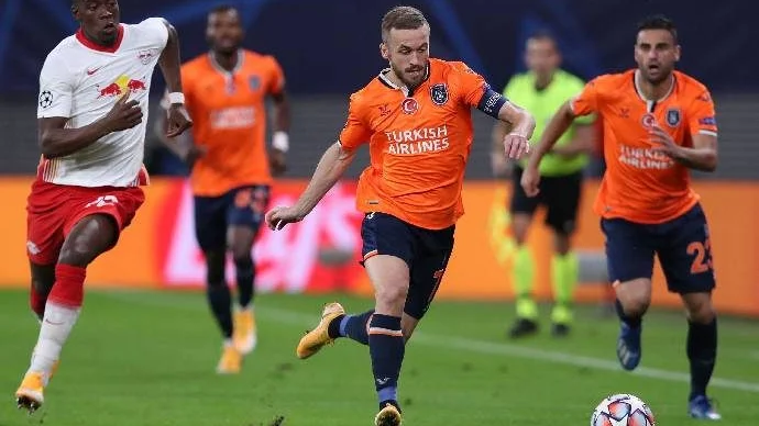 Nhận định, soi kèo Istanbul Basaksehir vs Universitatea Craiova, 00h45 ngày 22/8: Không thể lung lay