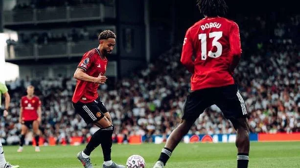 Soi kèo góc Grimsby Town vs MU, 02h00 ngày 28/8