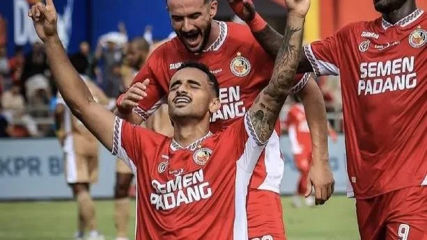 Nhận định, soi kèo Semen Padang vs PSM Makassar, 15h30 ngày 22/8: 3 điểm xa nhà