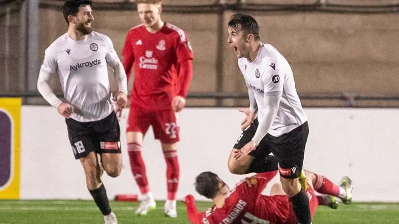 Nhận định, Soi kèo Bala Town vs Connah's Quay Nomads 1h45 ngày 8/10: Bất phân thắng bại