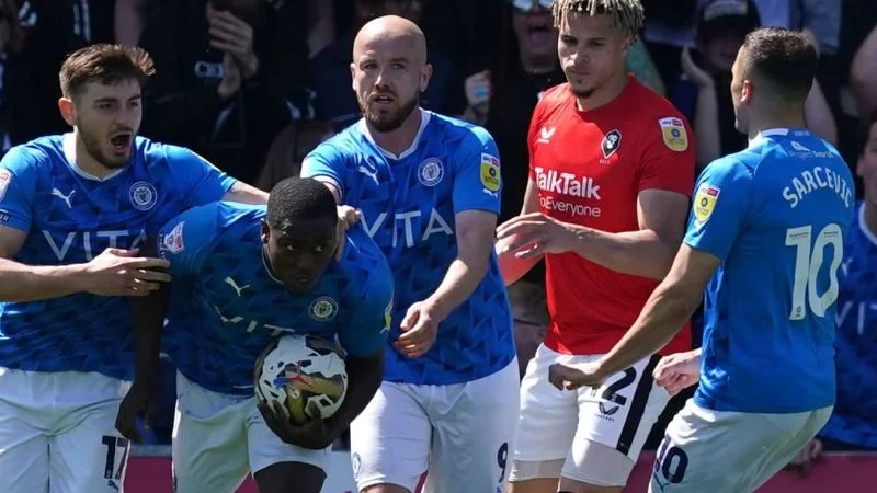 Nhận định, Soi kèo Salford City vs Stockport County 01h00 ngày 08/10: Khách lấn chủ
