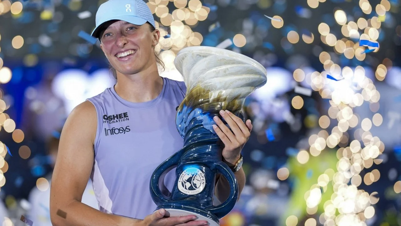 Vô địch Grand Slam 6 lần, cựu số 1 đơn nữ quần vợt thế giới Swiatek mới lần đầu đăng quang giải Cincinnati Open