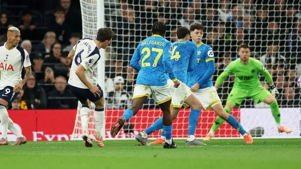Sao Bayern giúp Tottenham thoát thua ở phút bù giờ thứ 4