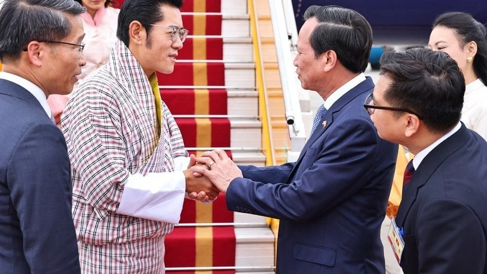 Quốc vương Bhutan và Hoàng hậu đến Hà Nội, bắt đầu thăm cấp Nhà nước tới Việt Nam