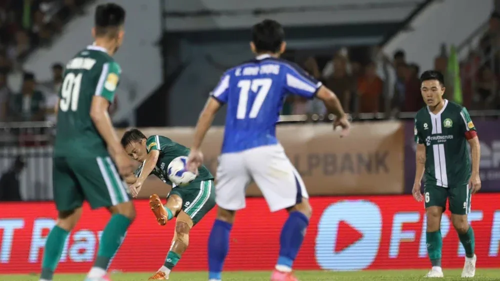 Minh Vương thay Công Phượng là tính toán hợp lý của HLV Việt Thắng
