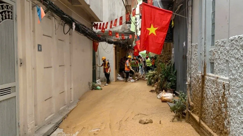 Khẩn trương khắc phục sự cố phun trào phụ gia khoan ngầm tuyến Metro Nhổn - Ga Hà Nội