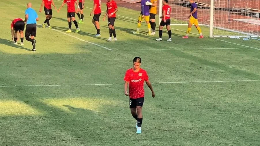 Sao Việt kiều của Ninh Bình FC gặp thách thức lớn khi trở về Việt Nam chơi bóng