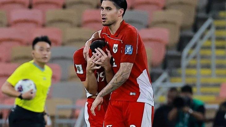 Truyền thông Indonesia và Hà Lan tổng công kích trọng tài, AFC