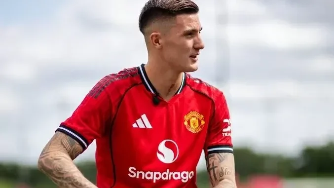 Tới Man Utd, Sesko được nhường số áo yêu thích