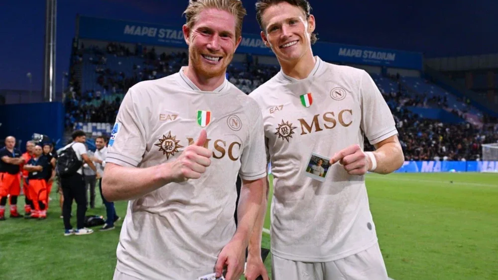 De Bruyne lập 'siêu phẩm' trong ngày ra mắt Napoli ở Serie A