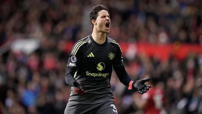 Huyền thoại Schmeichel dành lời khen đặc biệt cho Senne Lammens