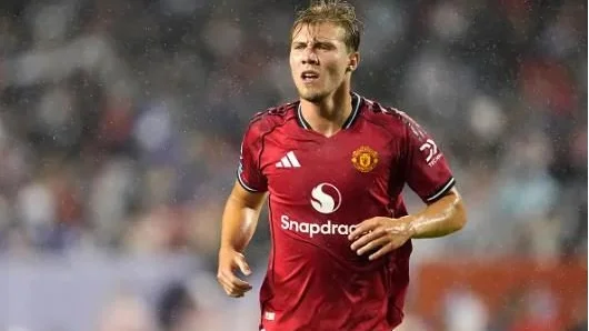Huyền thoại Đan Mạch khuyên Rasmus Hojlund rời Man United
