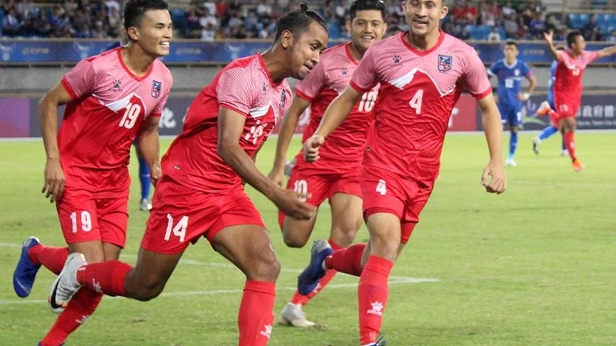 Hai gương mặt đáng chú ý của ĐT Nepal đặt chân đến Việt Nam