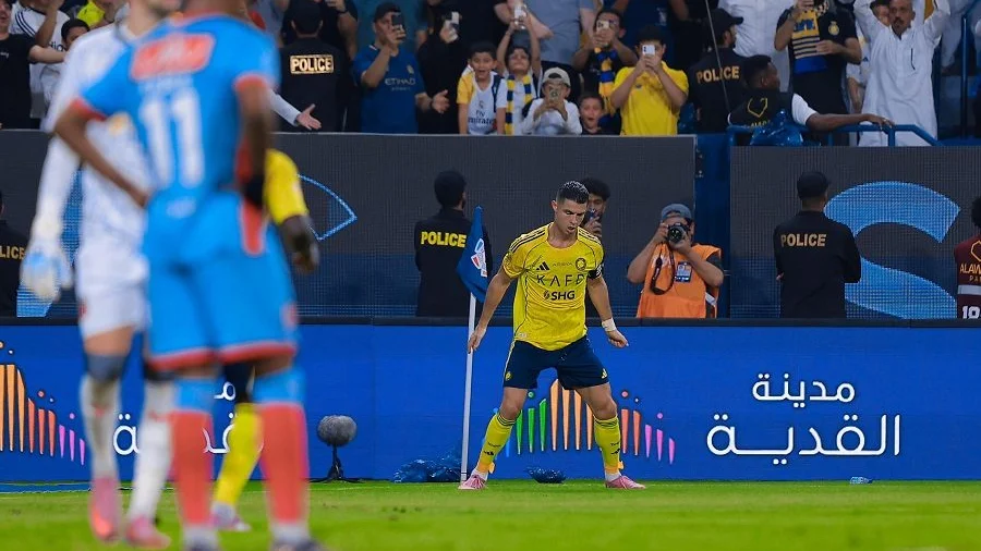 Cristiano Ronaldo còn cách bao nhiêu để đạt được 1000 bàn thắng?