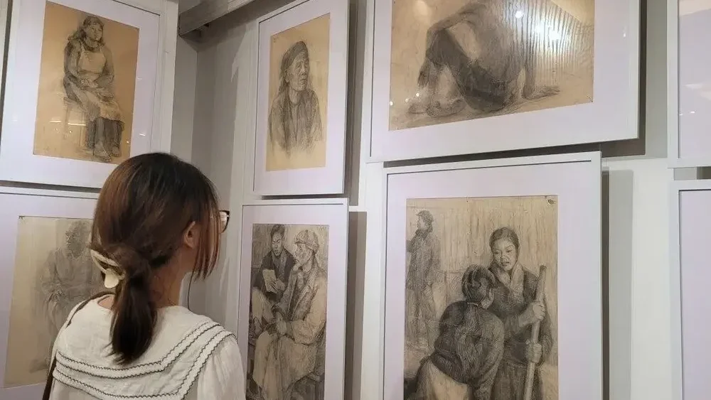 Dấu ấn 100 năm đào tạo Mỹ thuật Việt Nam qua Triển lãm “Hình họa và tượng tròn nghiên cứu"