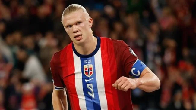 Haaland lập hat-trick dù sút hỏng 2 quả phạt đền trước Israel