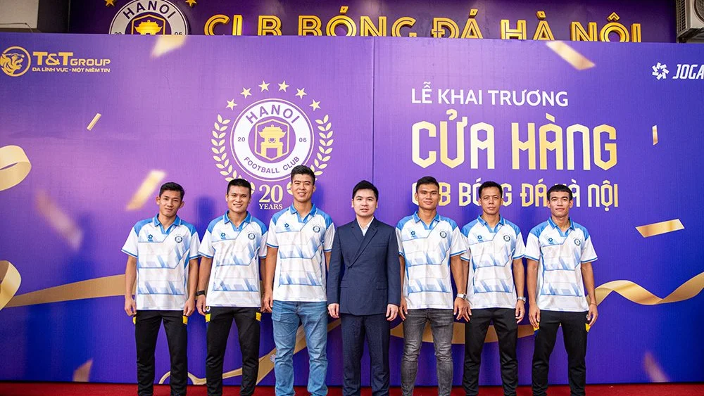 Bóng đá Việt Nam: Mùa Thu thay áo mới