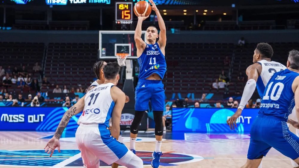 Không ai có thể cản Giannis Antetokounmpo, đội tuyển Hy Lạp vào tứ kết EuroBasket 2025