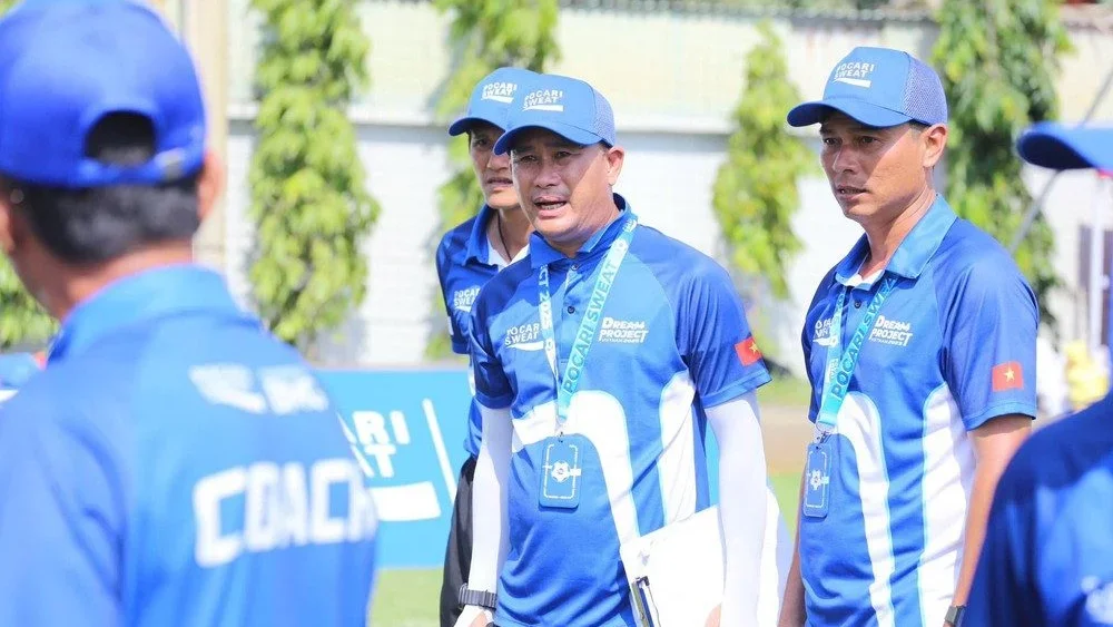 Tin nóng bóng đá Việt hôm nay 26/8: Trợ lý Đinh Hồng Vinh thay HLV Kim Sang-sik; Cầu thủ Việt kiều truyền thông điệp khi được triệu tập lên U23 Việt Nam
