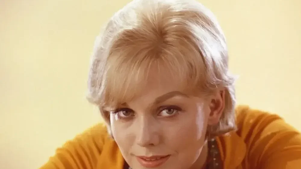 LHP Venice 2025: Huyền thoại "Vertigo" Kim Novak được vinh danh với Sư tử Vàng Thành tựu trọn đời