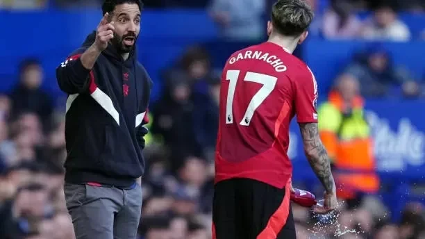 Chơi bài ngửa, Garnacho gửi thông điệp cứng rắn tới Man Utd