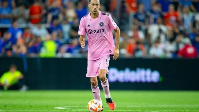 Huyền thoại Busquets thông báo giải nghệ