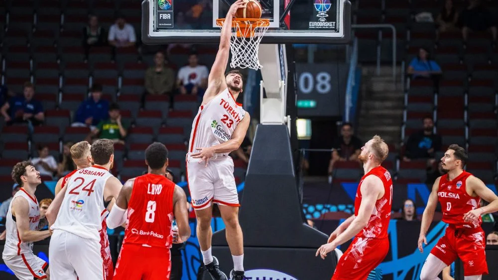 "Tiểu Jokic" Alperen Sengun rực sáng trời Âu, Thổ Nhĩ Kỳ nối dài mạch bất bại ở EuroBasket 2025