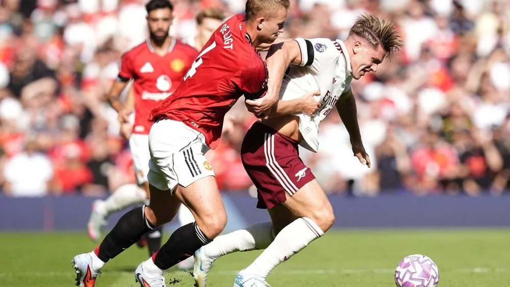 Fulham - Man United: Năm của 'chó săn' De Ligt?