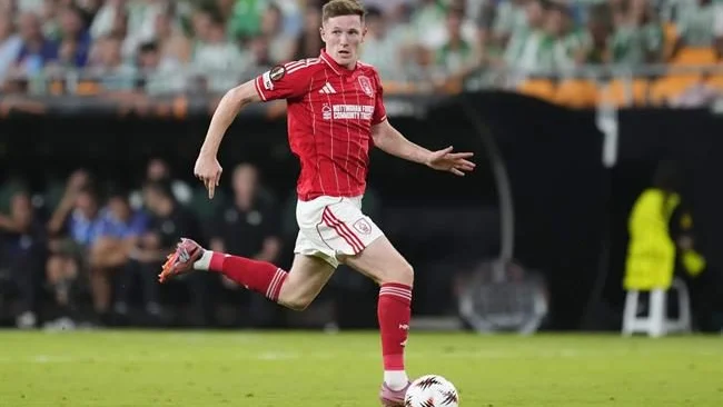 Man United bị Nottingham Forest hét giá vụ Elliot Anderson