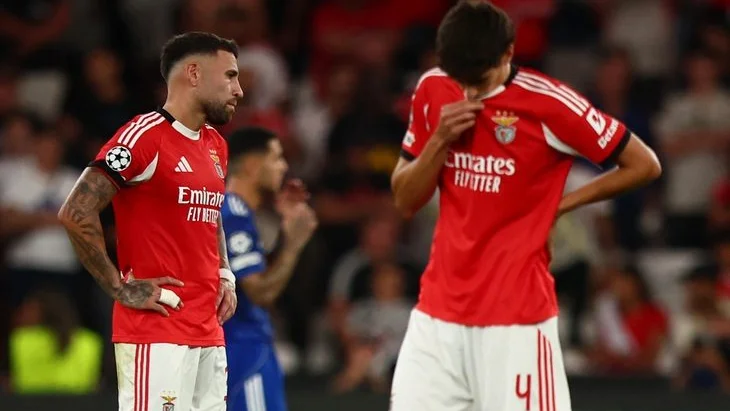 'Địa chấn' và 'kịch bản bom tấn' cùng xảy ra ở Champions League