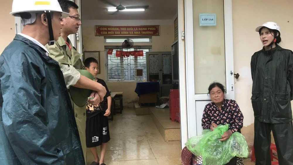 Ứng phó bão số 10: Nghệ An di dời hàng trăm hộ dân