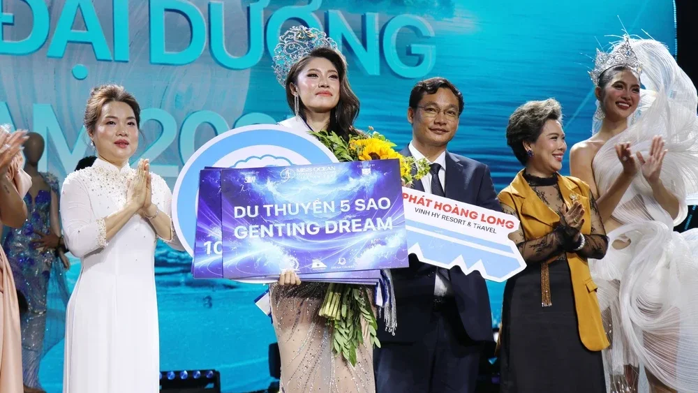 Nguyễn Thanh Thảo đăng quang Hoa hậu Đại dương Việt Nam 2025