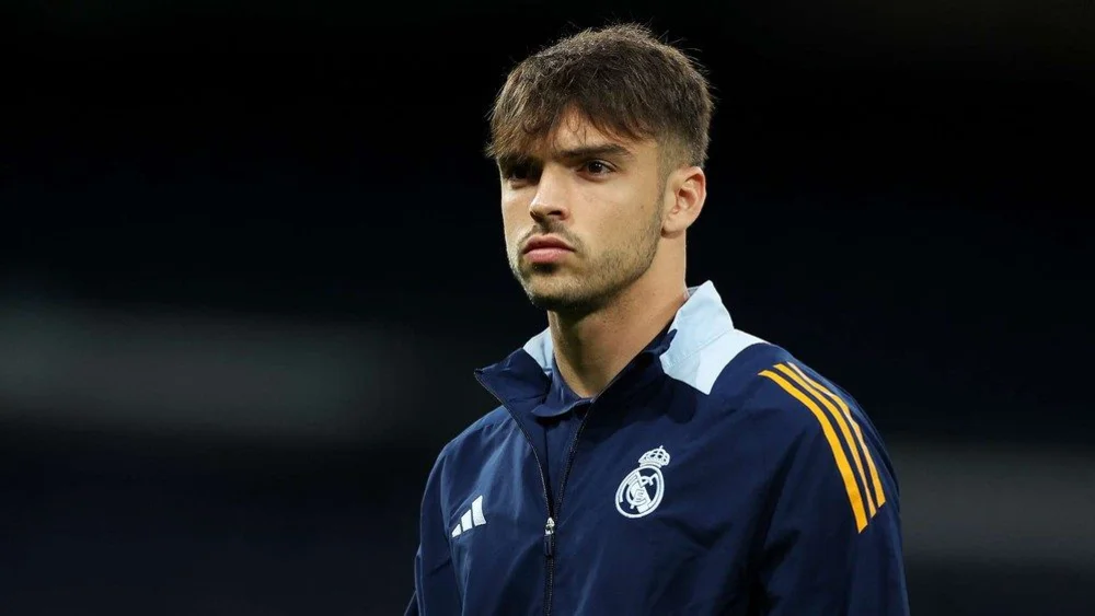 Hậu vệ Real Madrid cùng 3 sao trẻ hầu tòa, đối mặt án hình sự vì chia sẻ video cấm
