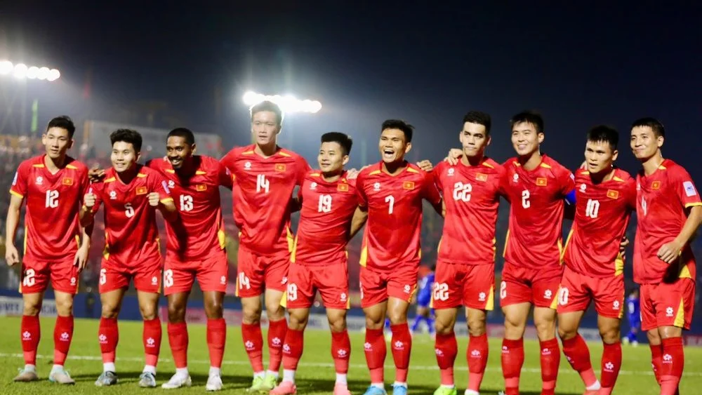 Tin nóng bóng đá Việt hôm nay 10/10: Đội tuyển Việt Nam thăng hạng sau trận thắng Nepal; U23 Việt Nam tái đấu Qatar ngày 13/10