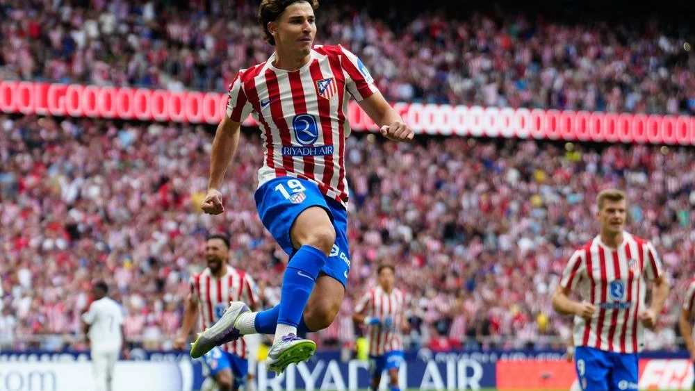 Atletico có trận thắng lịch sử 5-2 trước Real Madrid trong ngày Julian Alvarez thăng hoa