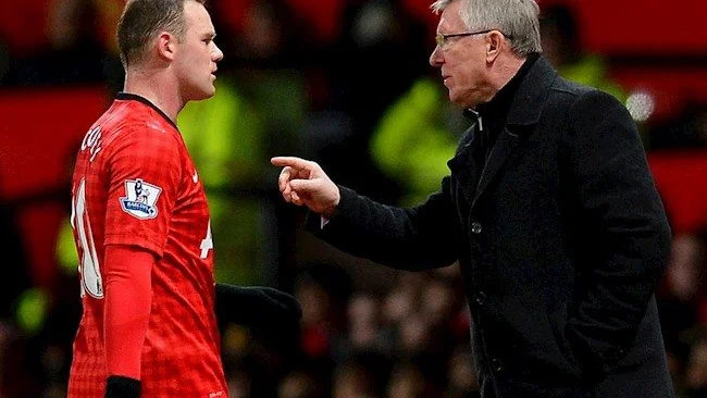 Rooney: "Van Gaal giỏi chiến thuật, nhưng Sir Alex toàn diện nhất"