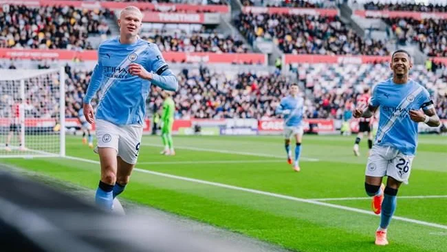 Man City đã phải đá co cụm trong trận đấu Brentford
