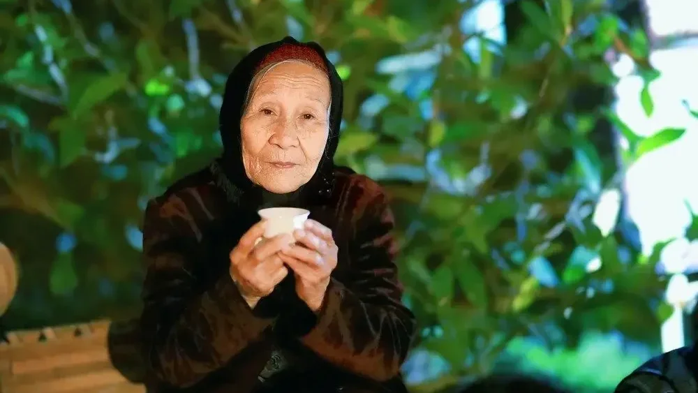 "Dòng chảy" trà Việt Nam đương đại (kỳ 6 & hết): Chén trà - Chứng nhân của vui buồn đời người