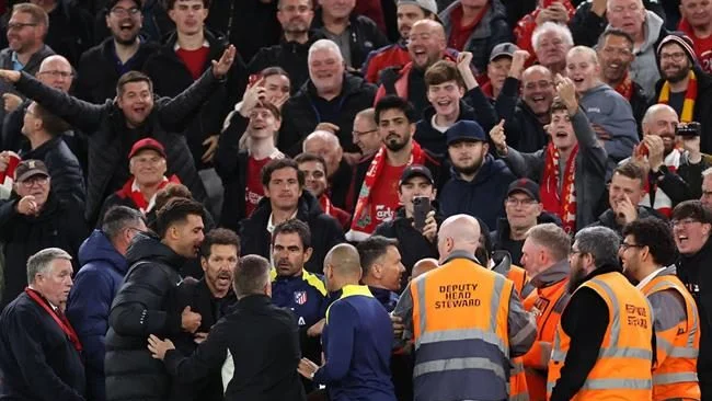 Diego Simeone chỉ trích cách hành xử của CĐV Liverpool