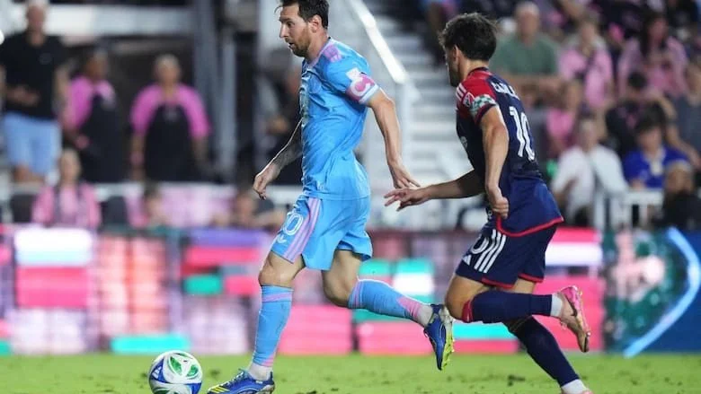 Messi toả sáng với một hat-trick kiến tạo trước khi hội quân cùng đội tuyển Argentina