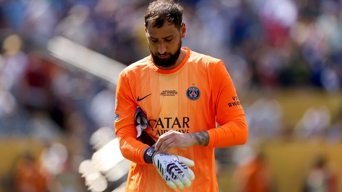 PSG gạt bỏ Donnarumma: Khi vấn đề của thủ môn không nằm ở đôi tay, mà ở đôi chân