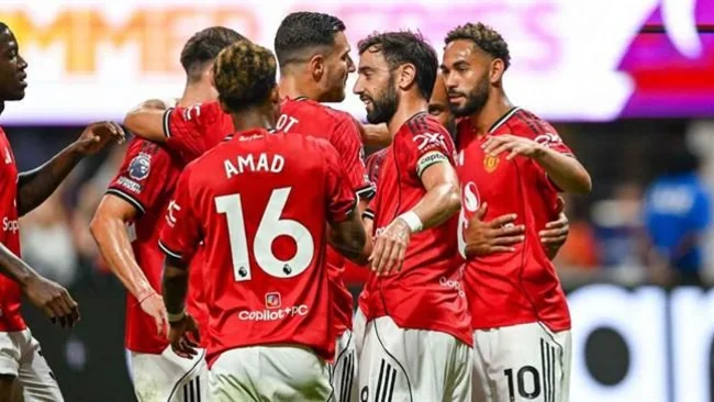 Wayne Rooney dự đoán MU hồi sinh, nhưng vẫn cần thêm tiền vệ