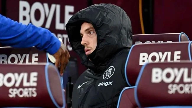 Chelsea hồi hộp chờ tin Cole Palmer trước trận gặp Fulham